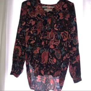 Long sleeve flowery top